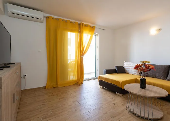 Apartment Melody Split